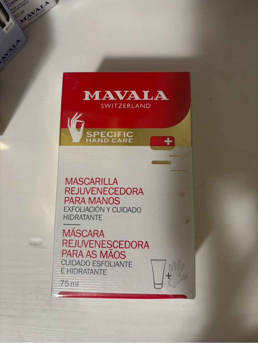 Rejuvenating Mask for Hands – Red/White - Picture 2 of 2
